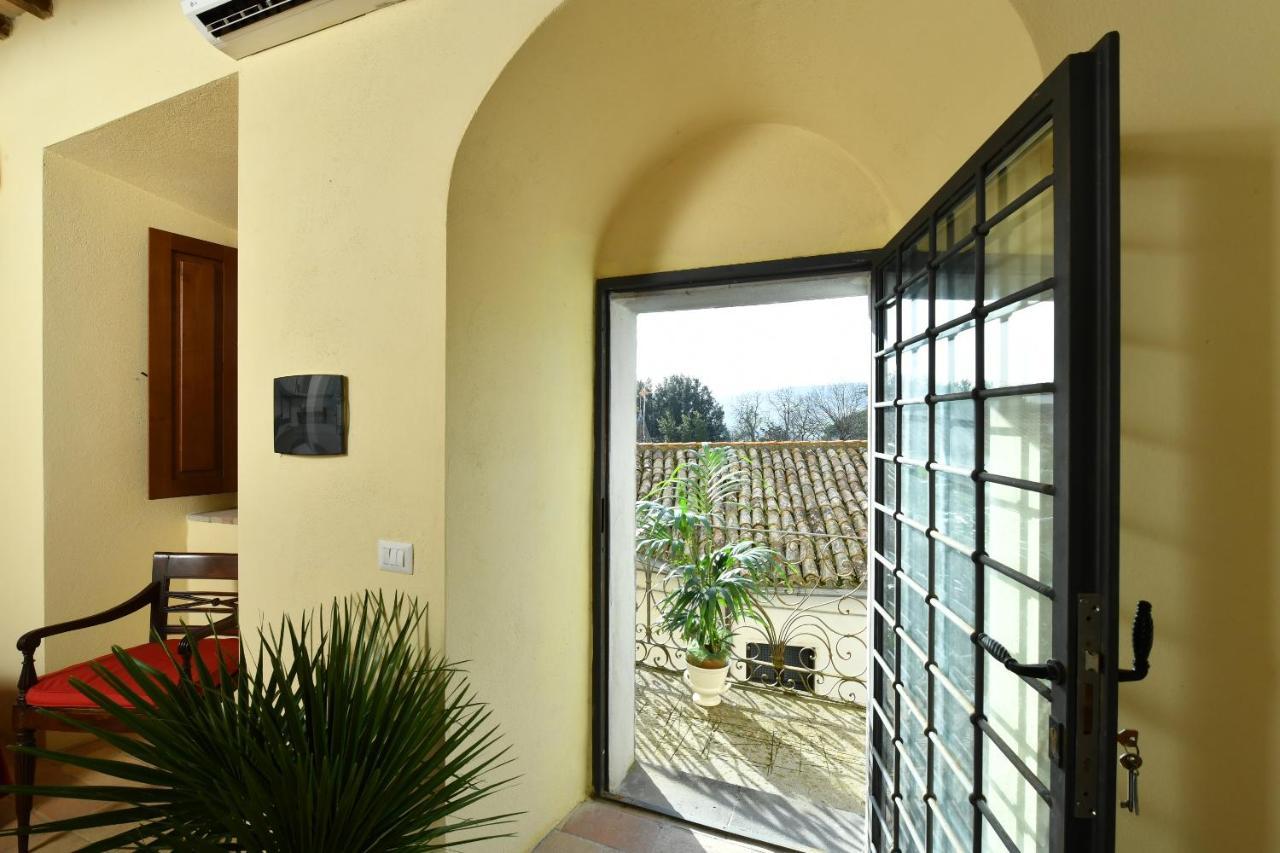 Castello Costaguti Hotel Roccalvecce Exterior foto