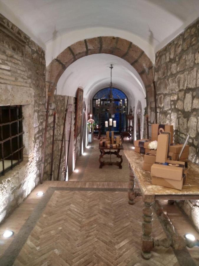 Castello Costaguti Hotel Roccalvecce Exterior foto