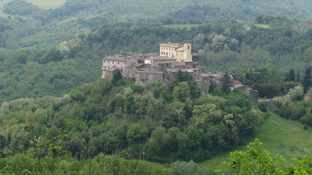 Castello Costaguti Hotel Roccalvecce Exterior foto