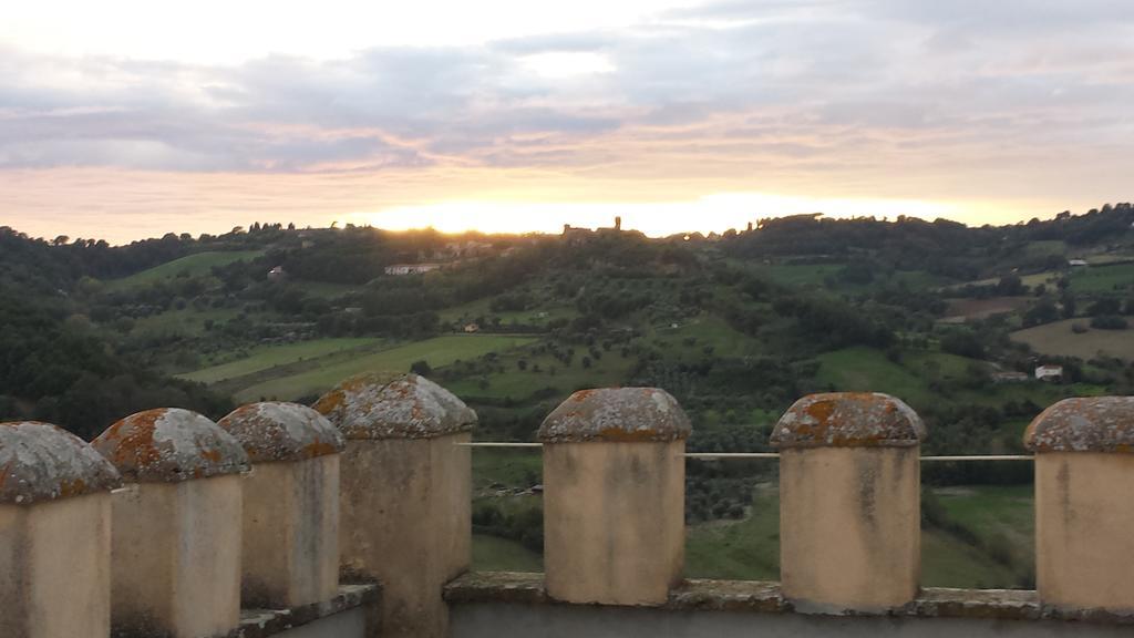 Castello Costaguti Hotel Roccalvecce Exterior foto